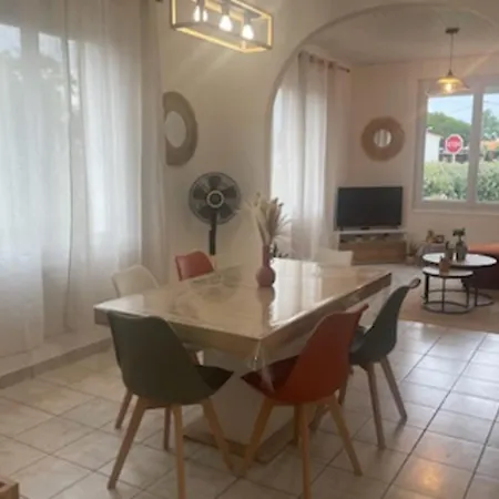 T3 House With Garden And Terrace Hébergement de vacances *