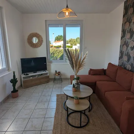 T3 House With Garden And Terrace Hébergement de vacances *